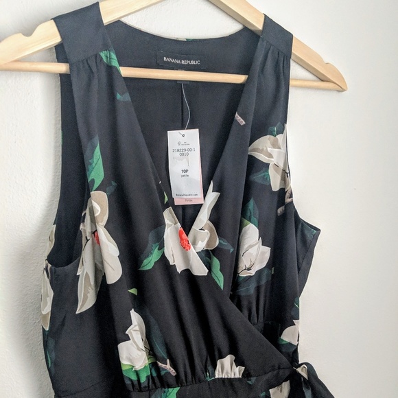 Banana Republic Dresses & Skirts - Banana Republic Floral Dress